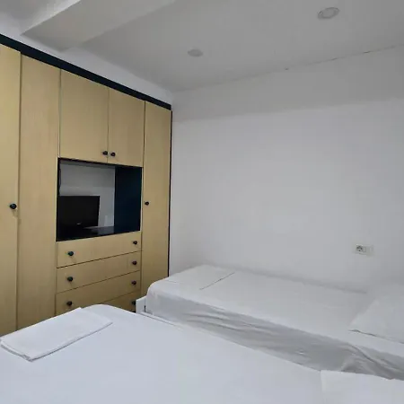 아파트 Tirent Apartment-cozy 2-bedroom In Don Bosko 티라나