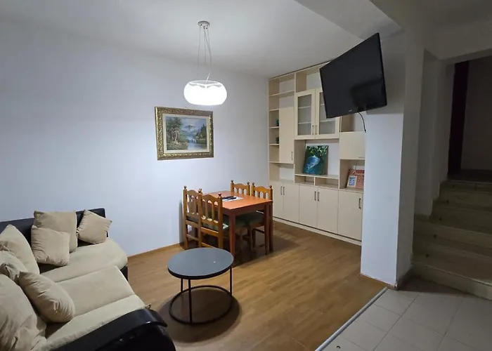 Tirent Apartment-cozy 2-bedroom In Don Bosko Apartman Tirana